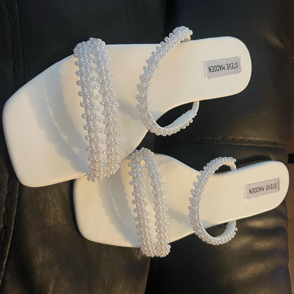 Women’s size 10 Steve Madden sandals, brand new never been worn